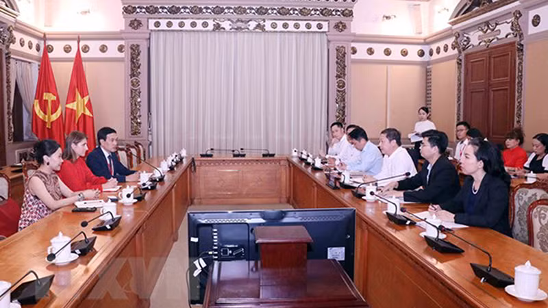 Общий вид приема. Фото: ВИА