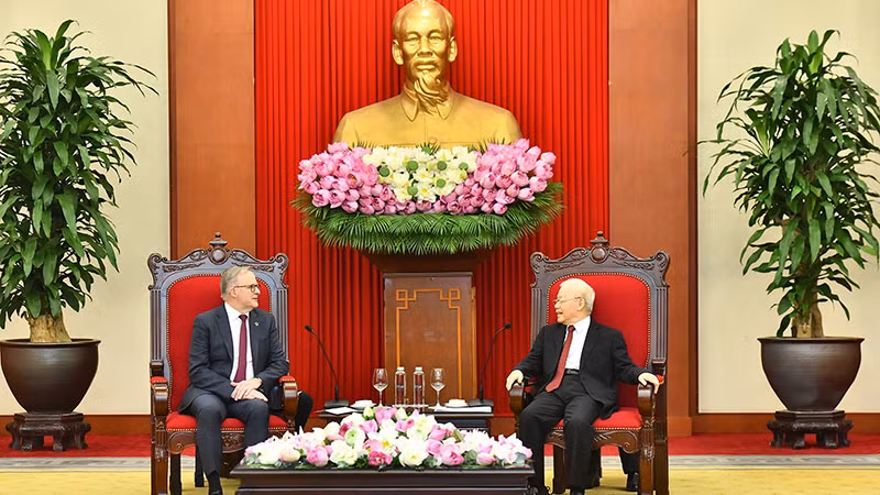 Генеральный секретарь ЦК КПВ Нгуен Фу Чонг принимает Премьер-министра Австралии Энтони Альбанезе. Фото: Данг Кхоа