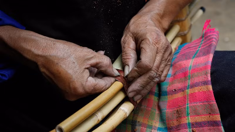 Музыкальный инструмент «кхен» считается «душой» представителей народности Хмонг в высокогорье Мукангтяй провинции Йенбай. Он играет важную роль в культурной, духовной и религиозной жизни народности Хмонг.