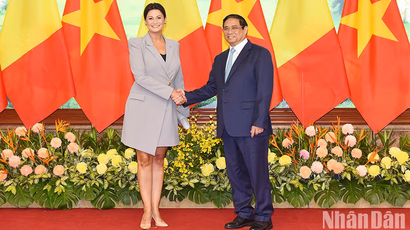 Премьер-министр Фам Минь Тьинь и Председатель Сената Бельгии Стефани Д'Оз. Фото: Чан Хай