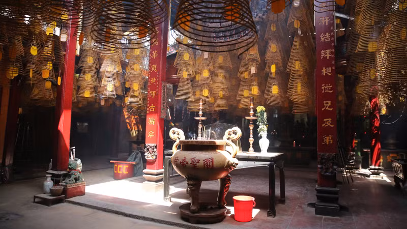 Священная атмосфера в пагоде.