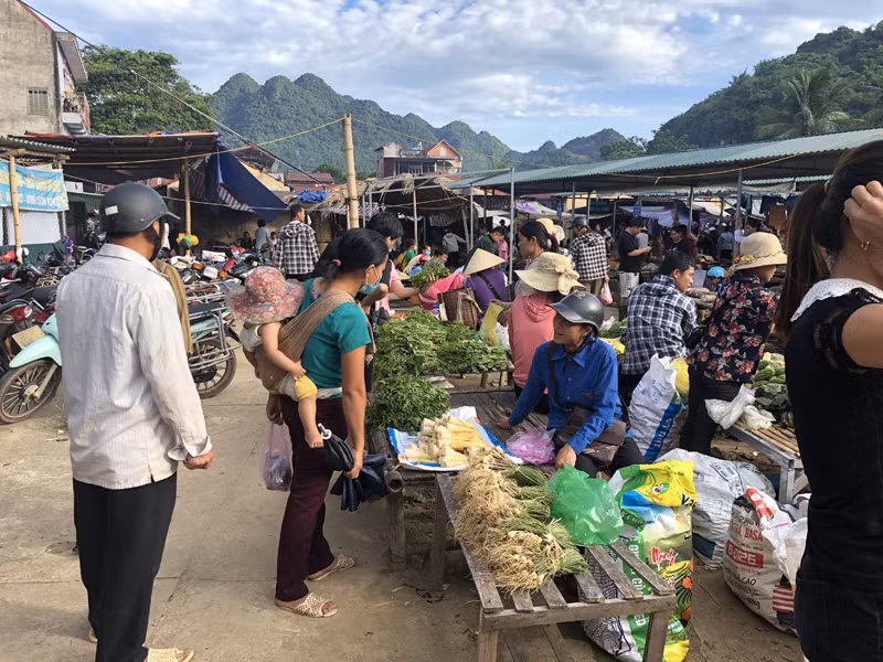 Суетливый рынок Фодоан. Фото: Бинь Ан