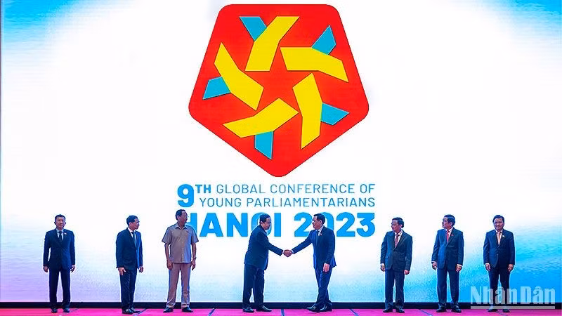 Официальная церемония объявления логотипа и сайта 9-й глобальной конференции молодых парламентариев. Фото: Зюи Линь 