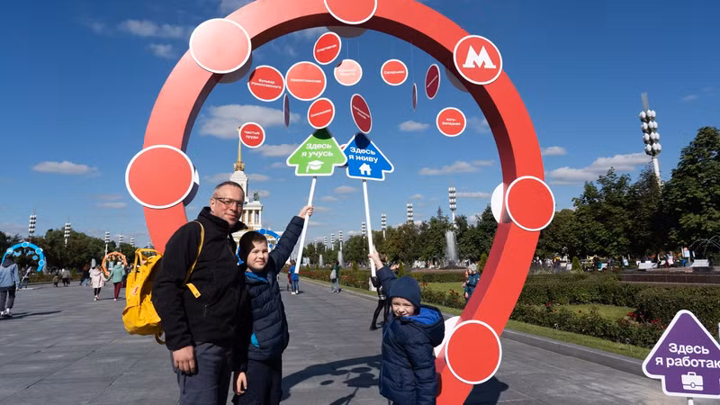 Жители столицы отмечают День города. Фото: Тхань Тхэ Жители столицы отмечают День города. Фото: Тхань Тхэ