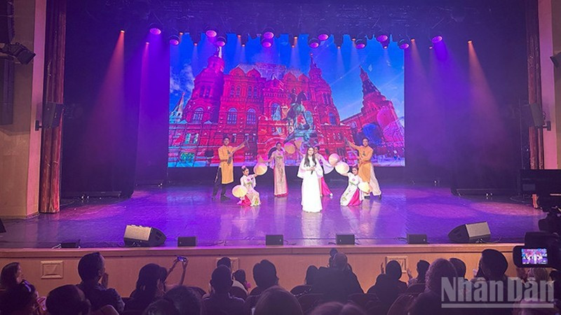 Художественный номер на программе. 