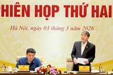 Заместитель Председателя НС Нгуен Дык Хай, глава Подкомитета по информационно-пропагандистской работе Национального избирательного совета, председательствует на втором заседании Подкомитета.