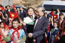 Генеральный секретарь То Лам принял участие в церемонии открытия межуровневой начальной и средней школы-интерната Си Па Финь