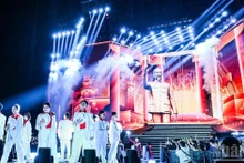 Это масштабное культурно-художественное мероприятие, организуемое газетой «Нянзан» совместно с Народным комитетом города Ханоя.