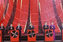 Премьер-министр Фам Минь Тьинь выступает на церемонии открытия первой Весенней ярмарки 2026 года. (Фото: ВИА).