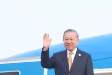 Генеральный секретарь ЦК КПВ То Лам.