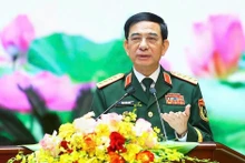 Министр обороны генерал армии Фан Ван Зянг.