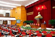 Генеральный секретарь То Лам выступает с заключительным словом на XIV Пленуме Центрального комитета партии XIII созыва. (Фото: ВИА)