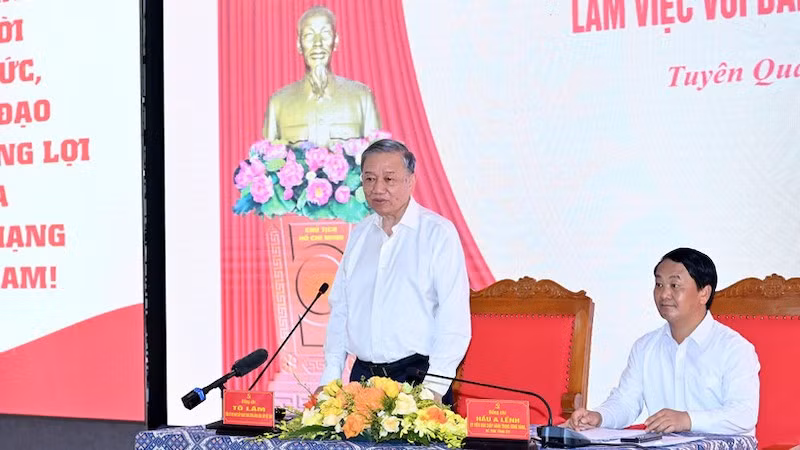 Генеральный секретарь ЦК КПВ То Лам выступает на встрече. Фото: Данг Кхоа