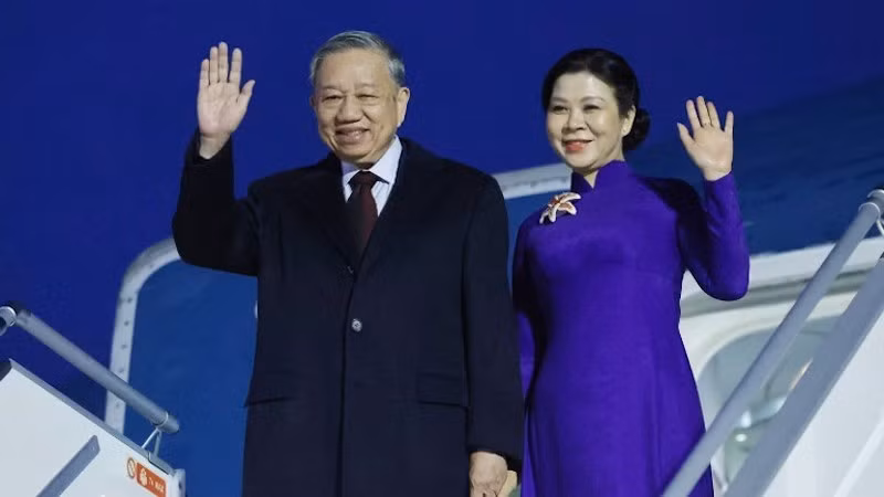 Генеральный секретарь ЦК КПВ То Лам с супругой. Фото: ВИА