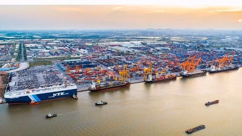  Порт Хайфон.