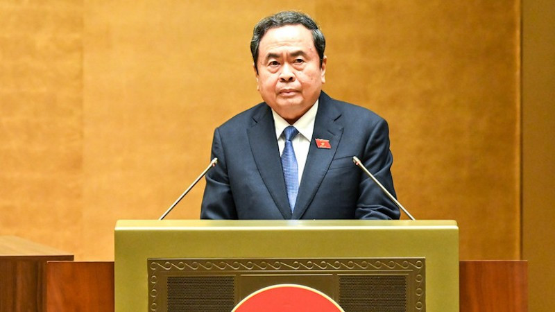 Председатель НС Чан Тхань Ман выступает на закрытии сессии. Фото: Зюи Линь