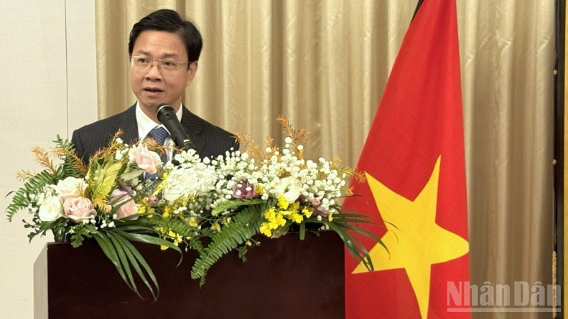 Заместитель министра иностранных дел Нго Ле Ван выступает на церемонии. Фото: Чунг Хынг