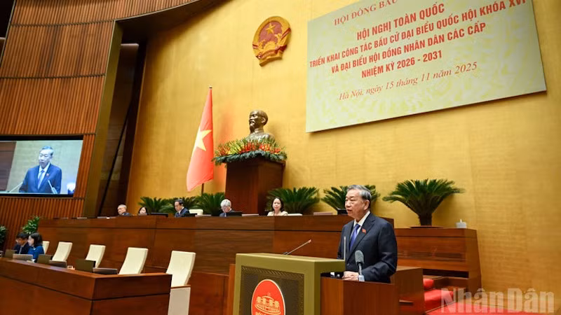 Генеральный секретарь ЦК КПВ То Лам выступает на конференции. Фото: Зюи Линь