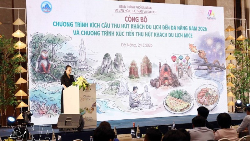 Заместитель директора Департамента культуры, спорта и туризма Дананга Нгуен Тхи Хоай Ан выступает на мероприятии. Фото: ВИА