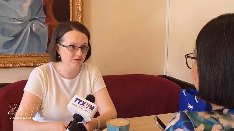 Доцент Екатерина Колдунова даёт интервью корреспонденту ВИА в России. Фото: ВИА