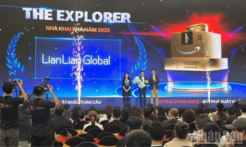 Бренд LianLIan Global был удостоен Amazon звания «The Explorer 2025 года». Фото: Ким Зунг