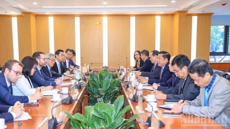 Общий вид рабочей встречи.