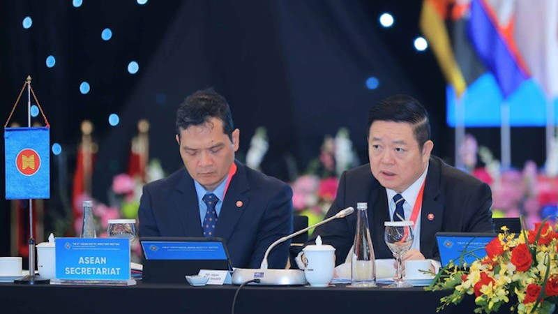Генеральный секретарь АСЕАН Као Ким Хоун (справа). Фото: ВИА