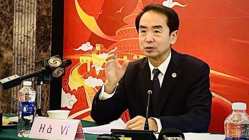 Посол Китая во Вьетнаме Ха Вэй выступает на мероприятии. Фото: ВИА