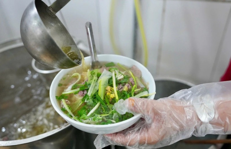 Традиционное говяжье фо.