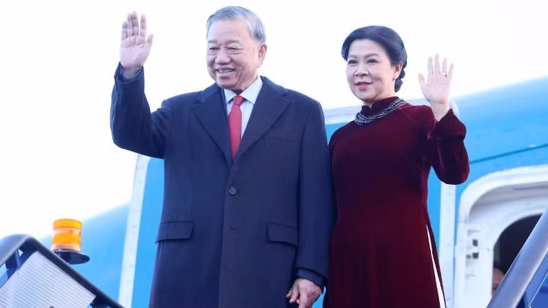 Генеральный секретарь ЦК КПВ То Лам с супругой. Фото: ВИА