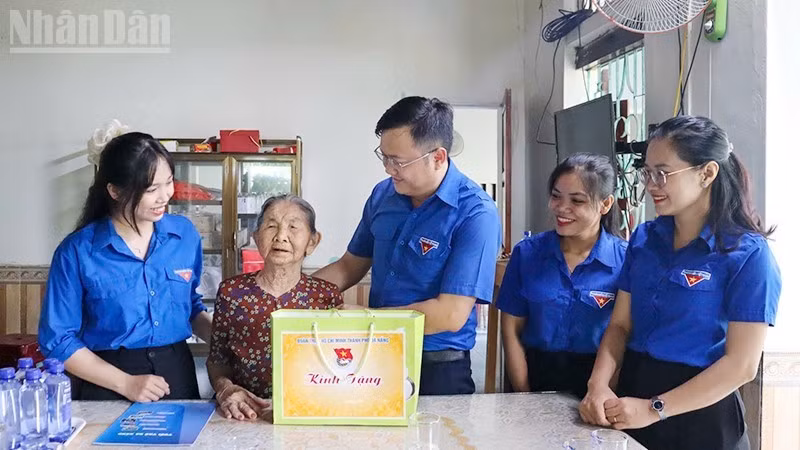 27 июля – это день, когда вся Партия, весь народ и армия выражают глубокую благодарность тем, кто отдал жизнь ради независимости и свободы Родины.