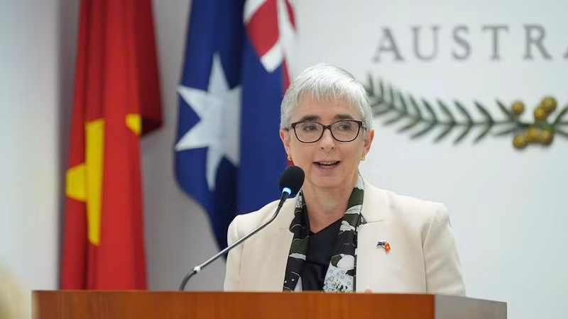 Посол Мишель О’Бирн.