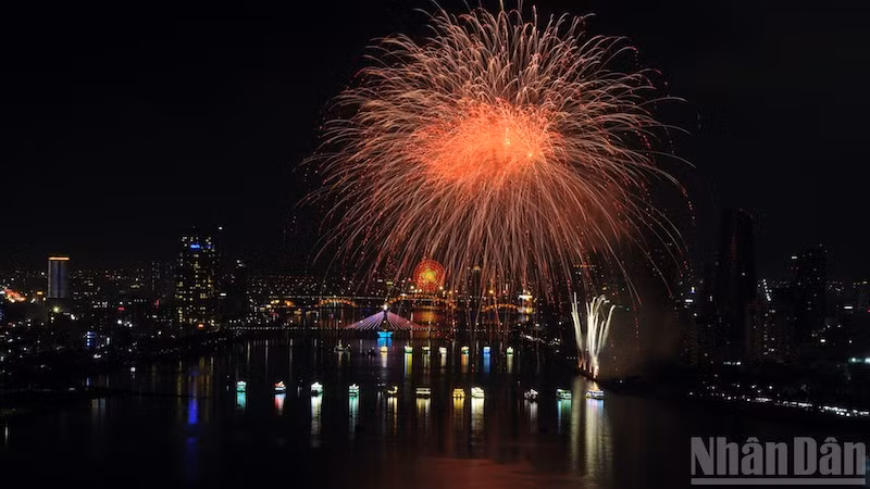 Международный фестиваль фейерверков в Дананге (DIFF) – туристический бренд, который повышает позиции Дананга на мировой туристической карте.
