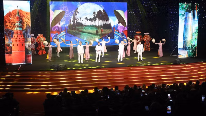 Художественный номер на мероприятии. Фото: ВИА