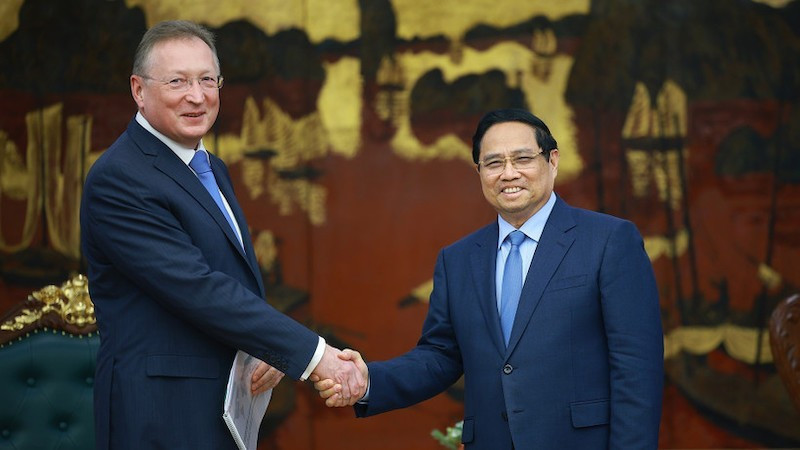 Премьер-министр Фам Минь Тьинь и генеральный директор «Зарубежнефти» Сергей Кудряшов. Фото: ВИА