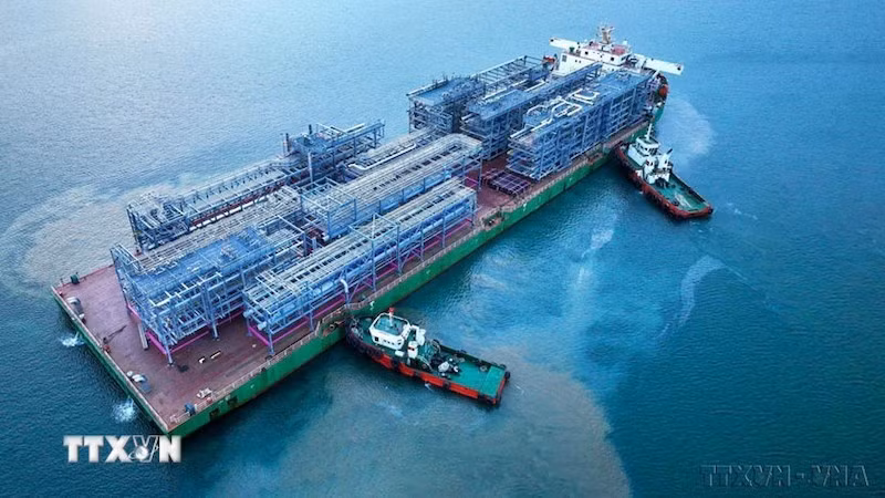 За почти 40 лет проведения дела обновления страны «доймой» Вьетнам стал развивающейся страной, глубоко и всесторонне интегрированной в мировую политическую систему и глобальную экономику. Фото: ВИА