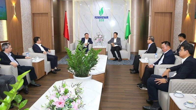 Руководители компании BSR принимают делегацию Министерства промышленности и торговли Лаоса. Фото: ВИА