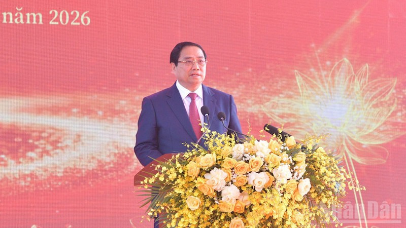Премьер-министр Фам Минь Тьинь выступает на церемонии. Фото: Тхань Жанг