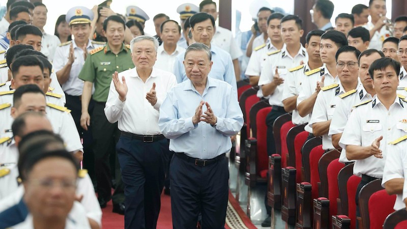 Генеральный секретарь ЦК КПВ То Лам на рабочей встрече. Фото: ВИА