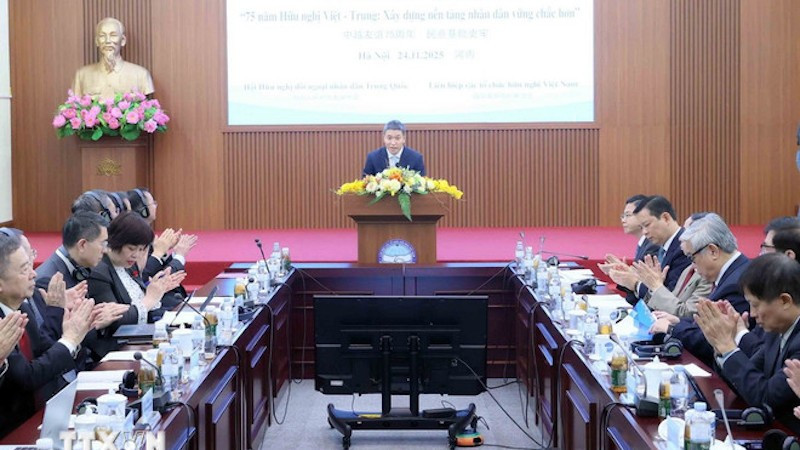 Председатель СОДВ Фан Ань Шон выступает на форуме. Фото: ВИА