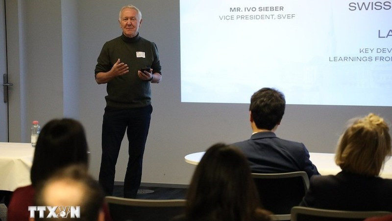 Бывший Посол Швейцарии во Вьетнаме, член Швейцарско-вьетнамского экономического форума (SVEF) Иво Зибер. Фото: ВИА