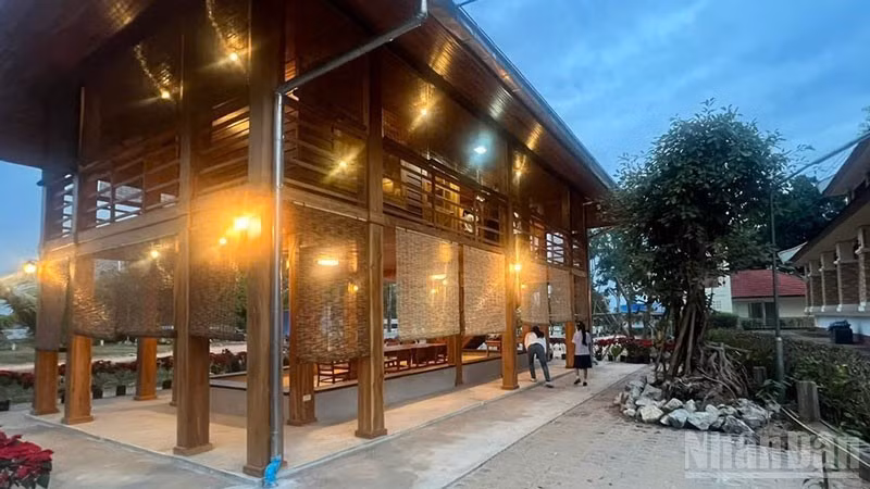 Дом на сваях Президента Хо Ши Мина в провинции Удонтхани.