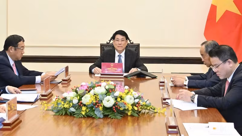 Президент Лыонг Кыонг проводит телефонный разговор с Президентом Республики Корея Ли Чжэ Мёном.