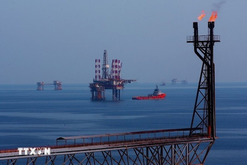 Нефтяные платформы на месторождении Батьхо. Фото: ВИА