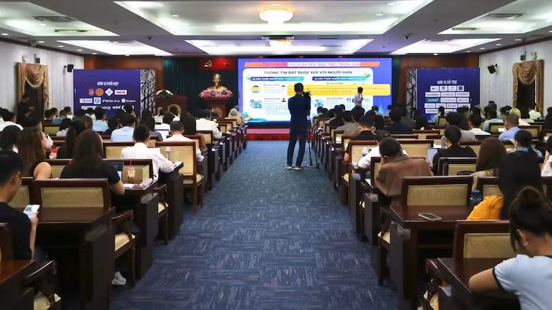Общий вид конферецнии.