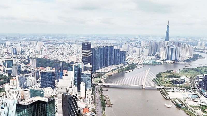 Город Хошимин привлек более 50 потенциальных партнеров и 20 инвесторов в свой международный финансовый центр. Фото: Тхэ Ань