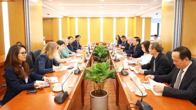 Общий вид рабочей встречи. Фото: Министерство строительства