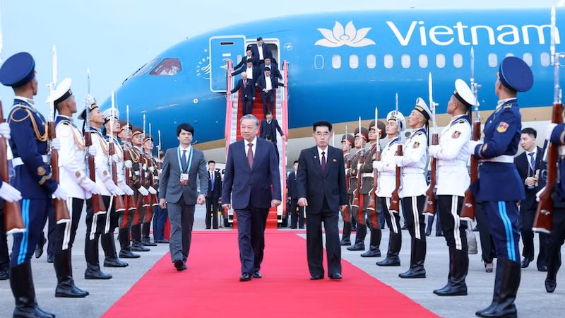 Церемония встречи Генерального секретаря ЦК КПВ То Лама в Пхеньяне. Фото: ВИА