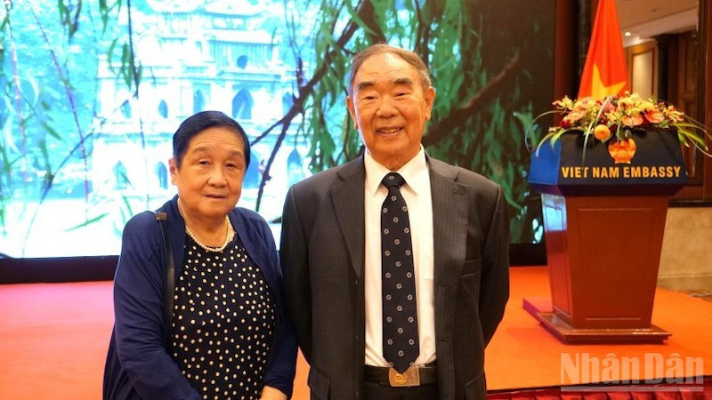 Профессор Гу Юаньян с супругой.