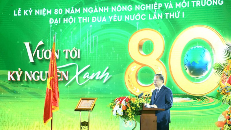 Генеральный секретарь ЦК КПВ То Лам выступает на мероприятии. Фото: Данг Кхоа